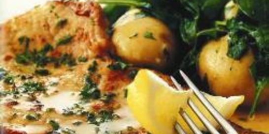 Шницель из телятины с картофелем и шпинатом