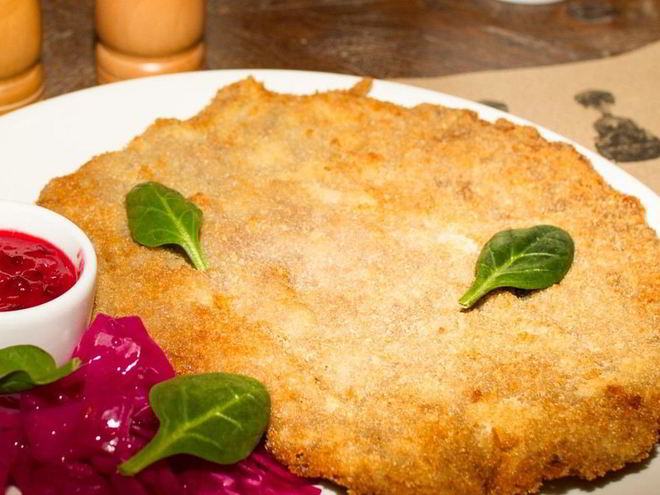 Рецепт венского шницеля из парной телятины в хрустящей корочке