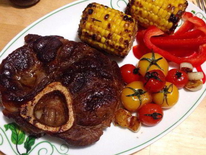 Рецепт говяжьего стейка с гарниром из овощей