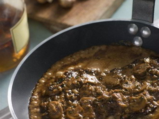 Рецепт говяжьего стейка со сливочно-грибным соусом