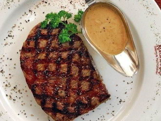 Рецепт рибая-стейка на гриле с перечным соусом