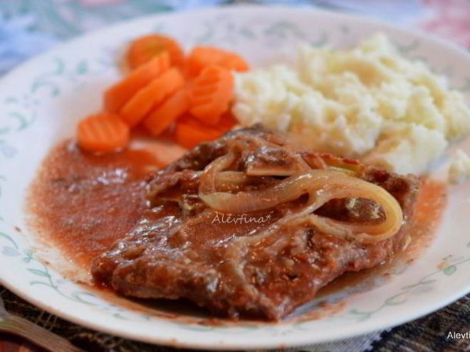 Рецепт швейцарского стейка в медленноварке