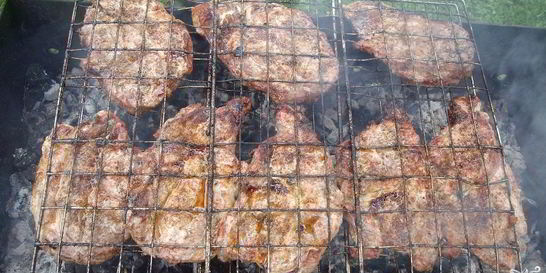 Стейк из говядины на мангале