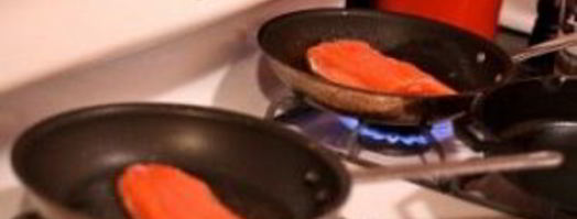 стейк из лосося на сковороде. Шаг 3