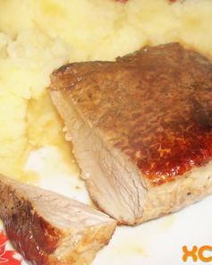 Стейк из свинины на сковороде