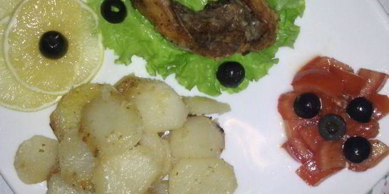 Стейк карпа с овощами