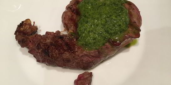 Стейк рибай с соусом Чимичурри