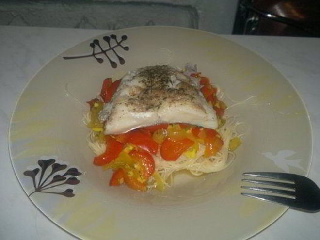 Рецепт стейка трески с пастой из перцев и чеснока