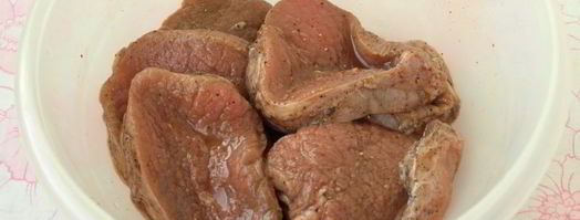 стейки из свинины с луковым соусом. Шаг 4