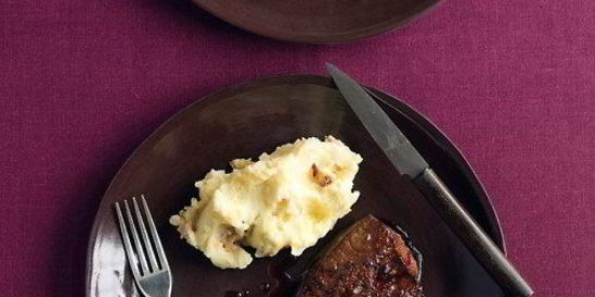 Стейки в винном соусе