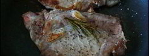 свиные стейки с розмарином и чесноком жареные без масла. Шаг 5