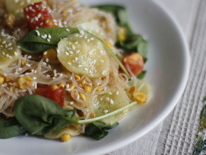 Рецепт стеклянной лапши с кукурузой и имбирным соусом