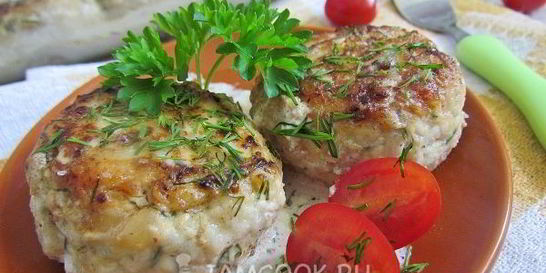 Куриные тефтели с цукини и рисом