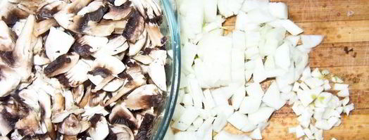 куриные тефтели в грибном соусе. Шаг 3