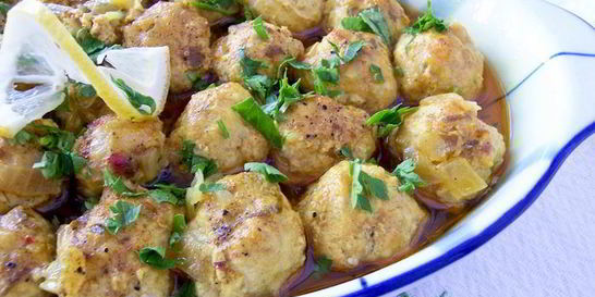 Куриные тефтели в пряном лимонном соусе