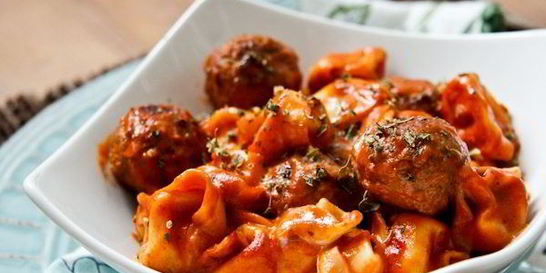 Куриные тефтели в томатном соусе