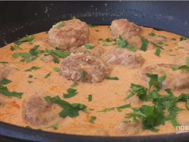 Рецепт очень нежных тефтелей в томатно-сметанном соусе