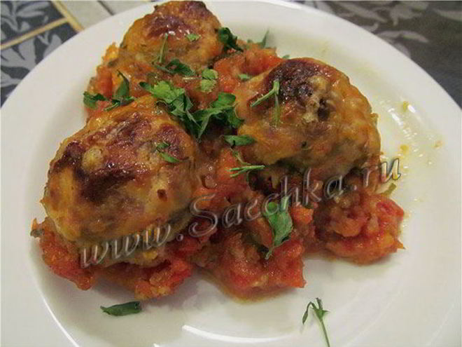 Рецепт рыбных тефтелей в красном соусе