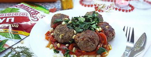 тефтели из баранины с томатным соусом и кедровыми орешками. Шаг 12