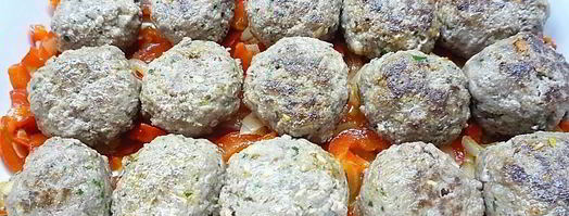 тефтели из баранины с томатным соусом и кедровыми орешками. Шаг 11