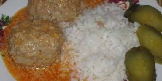 Тефтели в кастрюле