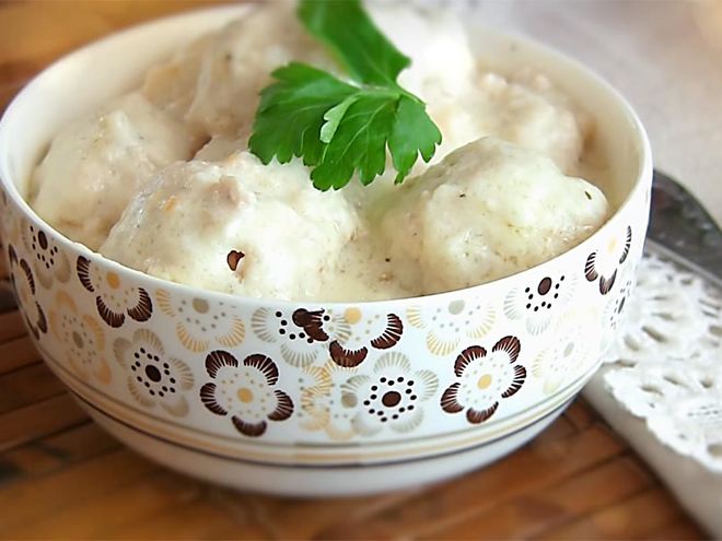 Рецепт тефтелей в молочном соусе