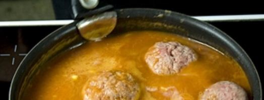 тефтели в томатном соусе. Шаг 3