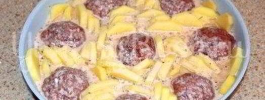 тефтели запеченные с картофелем. Шаг 3