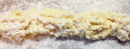 ленивые вареники с шафраном и лимонной цедрой. Шаг 5