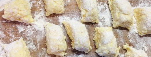 ленивые вареники с шафраном и лимонной цедрой. Шаг 6