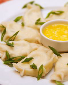 Соленые вареники с творогом и зеленью