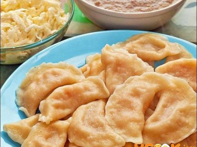 Рецепт вареников с капустой и салом