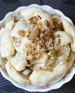 Вареники с картошкой и грибами в мультиварке на пару