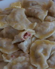 Вареники с колбасой