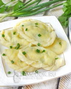 Вареники с творогом и зеленым луком