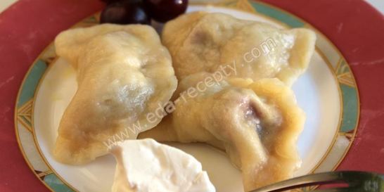 Вареники с вишней и манкой на пару