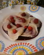 Вареники с вишней и ягодным соусом