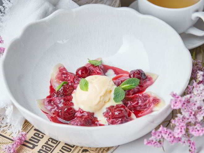 Рецепт вареников вишневых с пломбиром