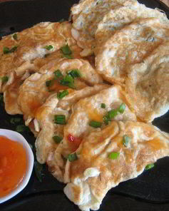 Яичные вареники с двумя начинками