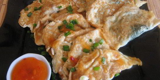 Яичные вареники с двумя начинками