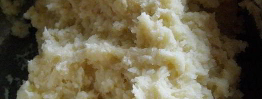 заварные клецки с клубникой и шоколадным соусом. Шаг 3