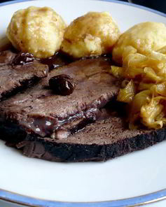 Квашеное жаркое с клецками и глазированной капустой Мясо моей мечты