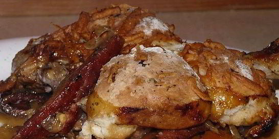 Жаркое из курицы с булочками с сыром