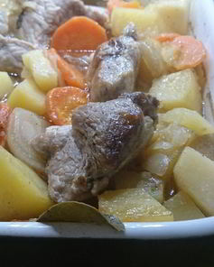 Жаркое из свинины и картофеля