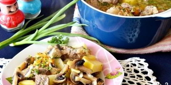 Жаркое из свинины с картофелем и грибами