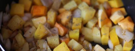 жаркое из тыквы и курицы под нежной слоеной шапочкой. Шаг 4