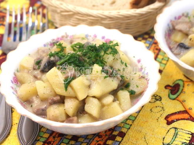 Рецепт жаркого с грибами и сметаной