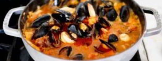 жаркое с рыбой и морепродуктами в томатном соусе. Шаг 4