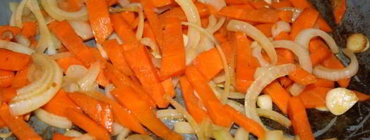 жаркое со свининой, овощами и черносливом в беконе. Шаг 5