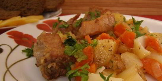 Жаркое со свиными ребрышками